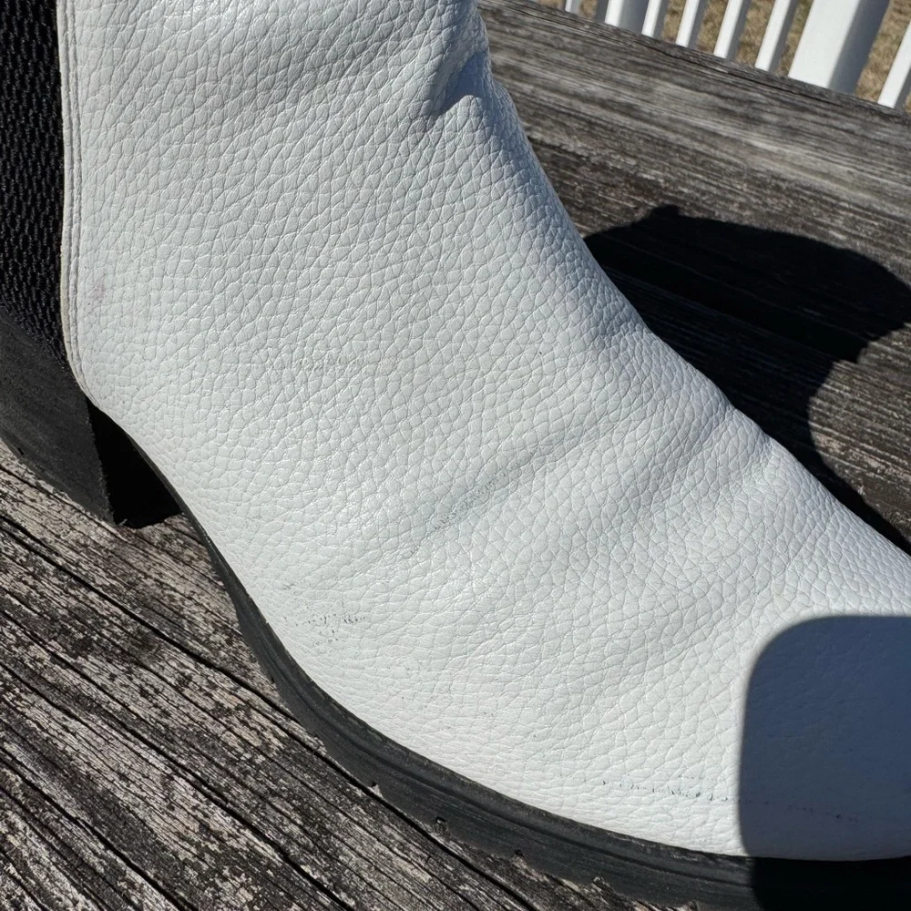 MIA leather Colten Chelsea‎ boots stone Size 10